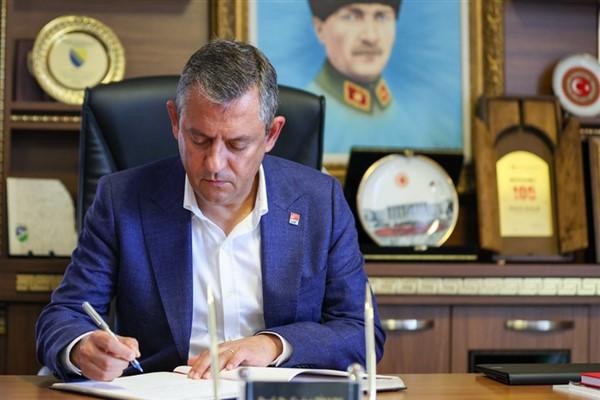 Cumhuriyet Halk Partisi (CHP) Genel Başkanı Özgür Özel, Dünya Çocuk