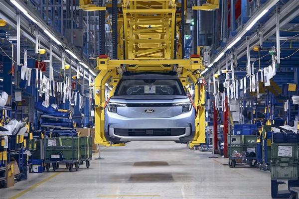 Londra, 20 Kasım  (Hibya) - Ford, Avrupa'da 4 bin