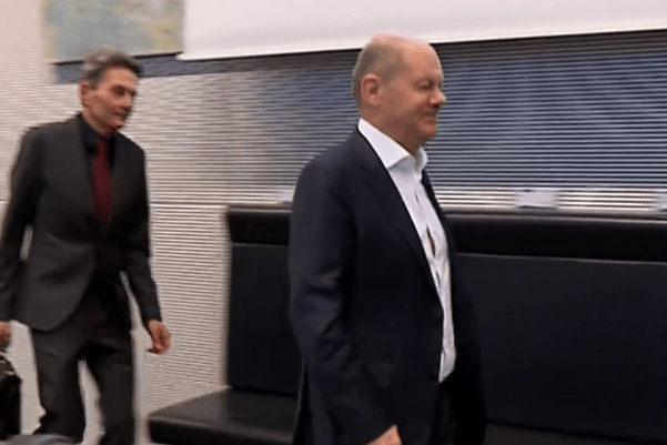 Berlin, 18 Kasım  (Hibya) - Alman Sosyal Demokratlar seçimden