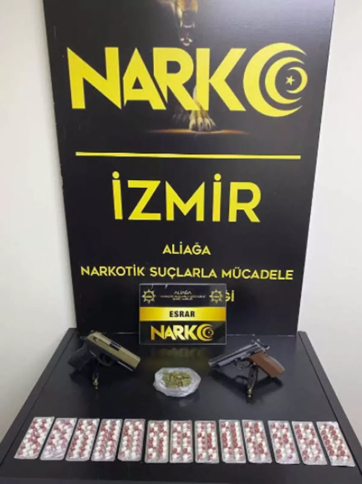İzmir'in Menemen ilçesinde, dağlık alanda ömür sürdüren iki kardeş uyuşturucu
