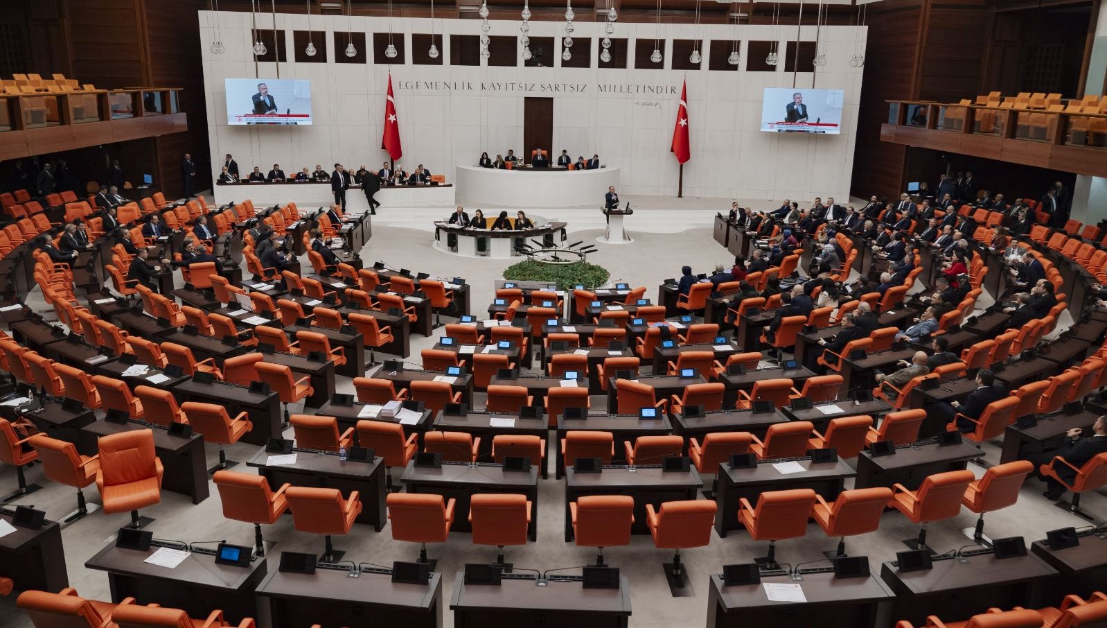 2025 yılı bütçesi, yapılan oylamanın ardından genel kurulda kabul edildi.