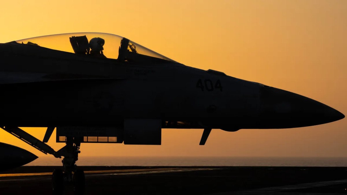 ABD ordusu, Kızıldeniz semalarında seyreden FA-18 Super Hornet savaş uçağının,