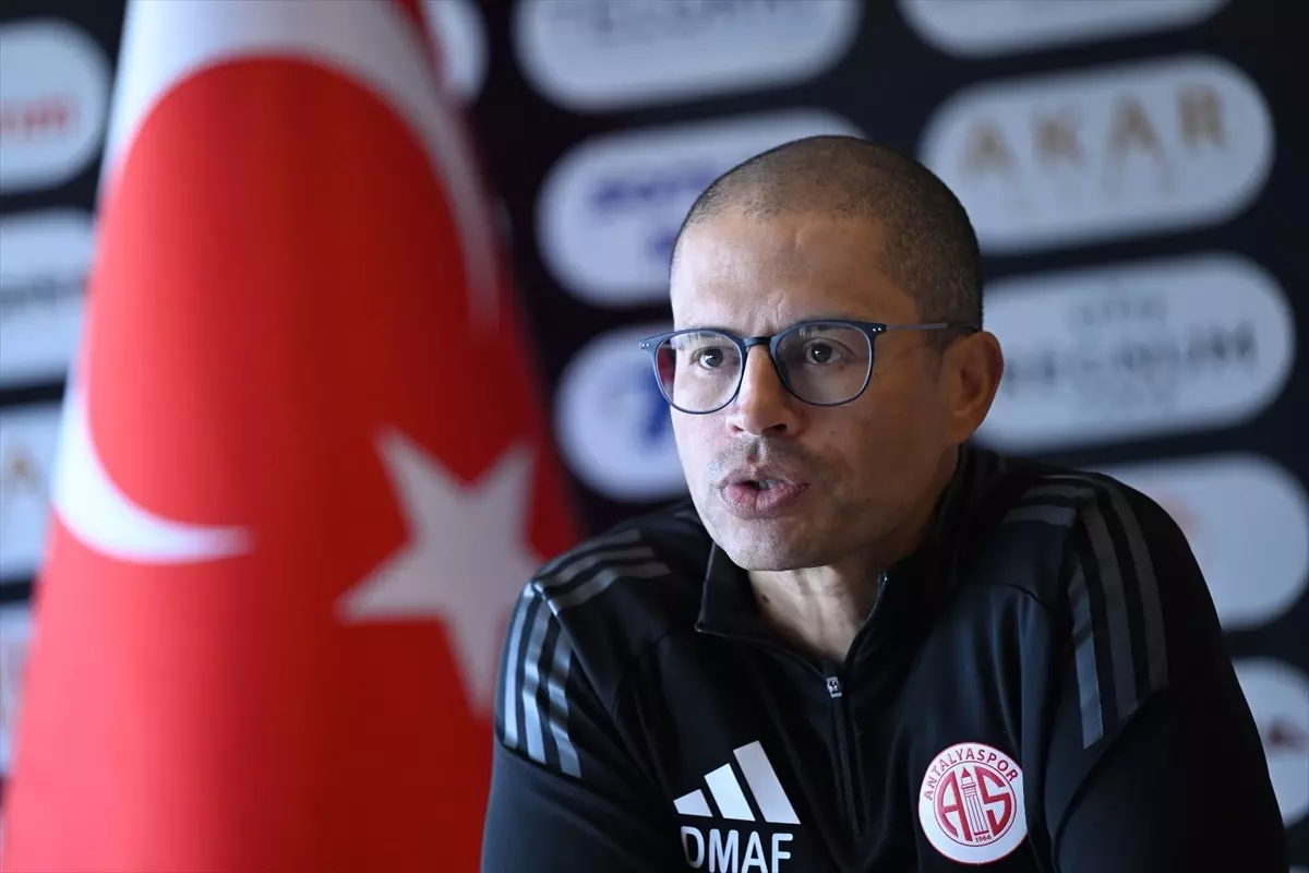 Alex de Souza, istifa düşüncesinin olmadığını vurgularken, savunma güçlendirmesi ve