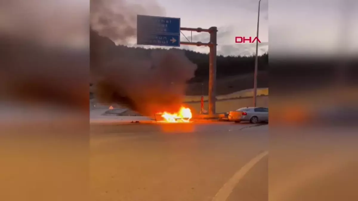 Amasya'da meydana gelen kavşak kazasında iki otomobil çarpıştı. Olayda 2