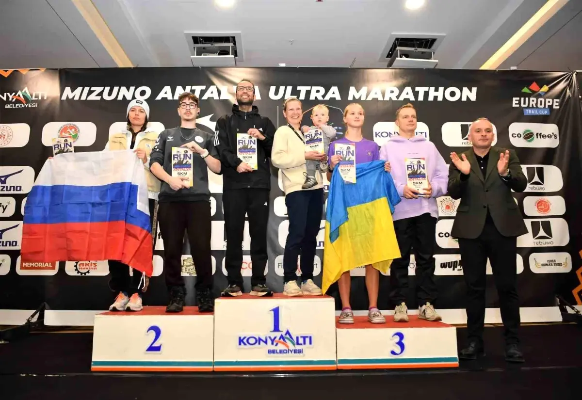Antalya Maratonu, katılımcıların coşkuyla yarışı tamamlamasıyla büyük bir başarıya imza