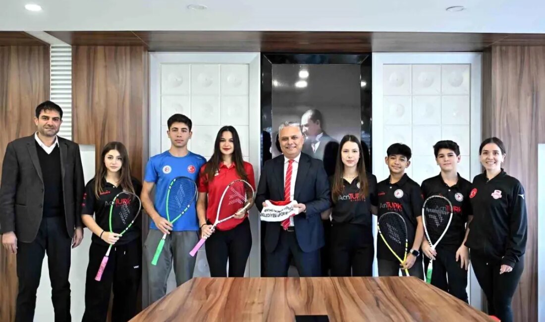 Antalya'da squash sporunda elde edilen başarı hikayelerini keşfedin. Yerel sporcuların