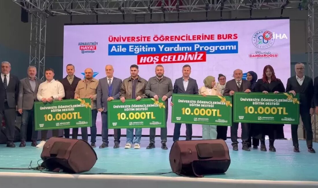 Arnavutköy Belediyesi, 3 bin üniversite öğrencisine toplam 10 bin TL