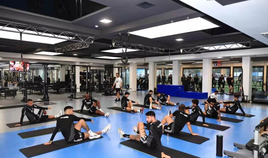Beşiktaş, Çaykur Rizespor ile karşılaşacağı maç için hazırlıklarını sürdürüyor. Futbolseverler,