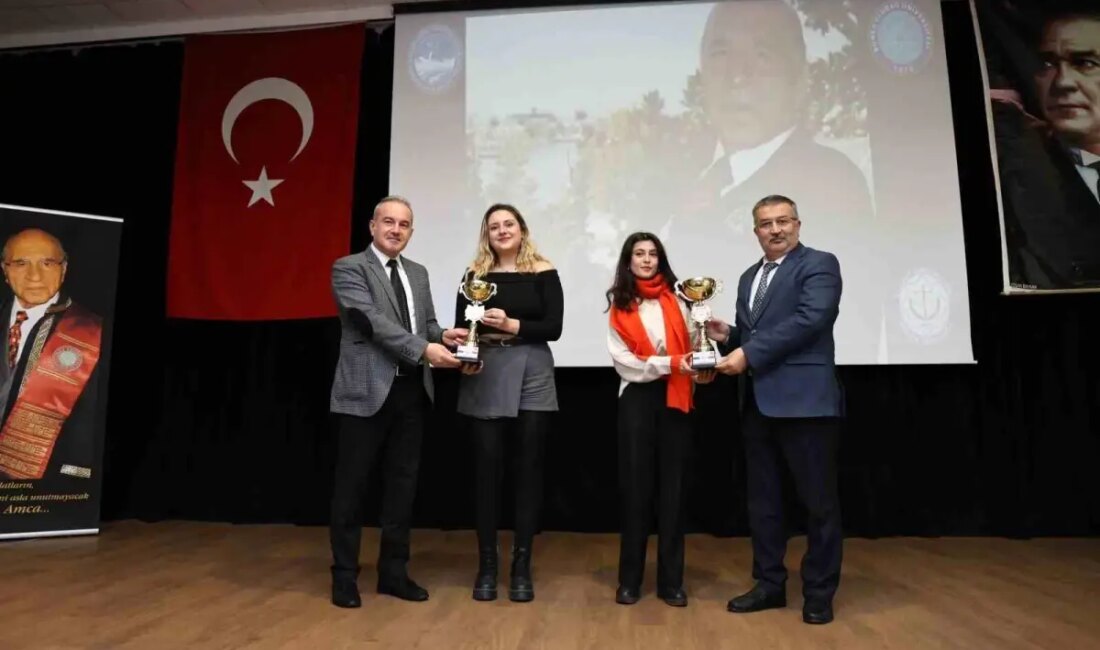 Bursa Uludağ Üniversitesi'nde gerçekleştirilen Asım Kocabıyık Anısına Bilim, Kültür, Sanat