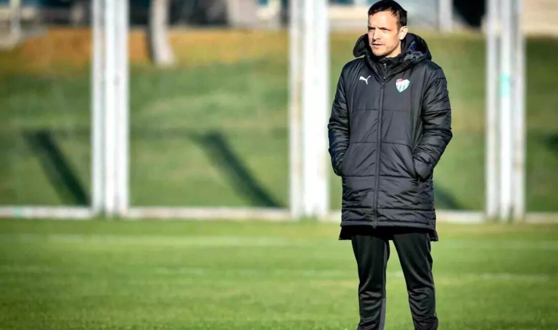 Bursaspor, deneyimli futbolcu Pablo Martin Batalla ile yollarını ayırdığını duyurdu.