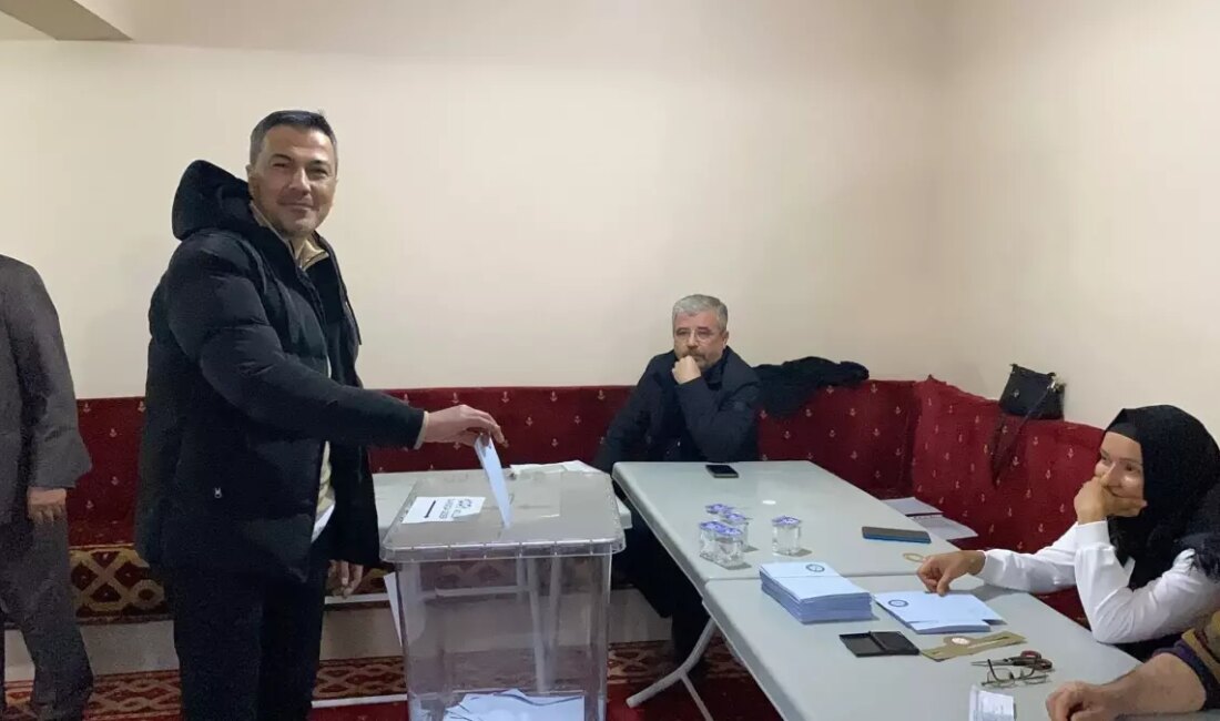 Cemal Ovası Köyü, yapılan referandum sonucunda yeni kimliğine kavuştu. Bu