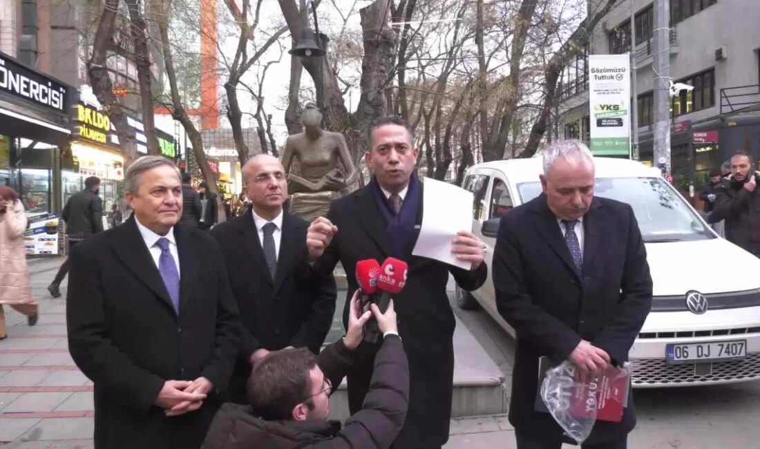 CHP milletvekilleri, asgari ücretin artırılması için saha çalışmaları gerçekleştirdi. Çalışmalar,
