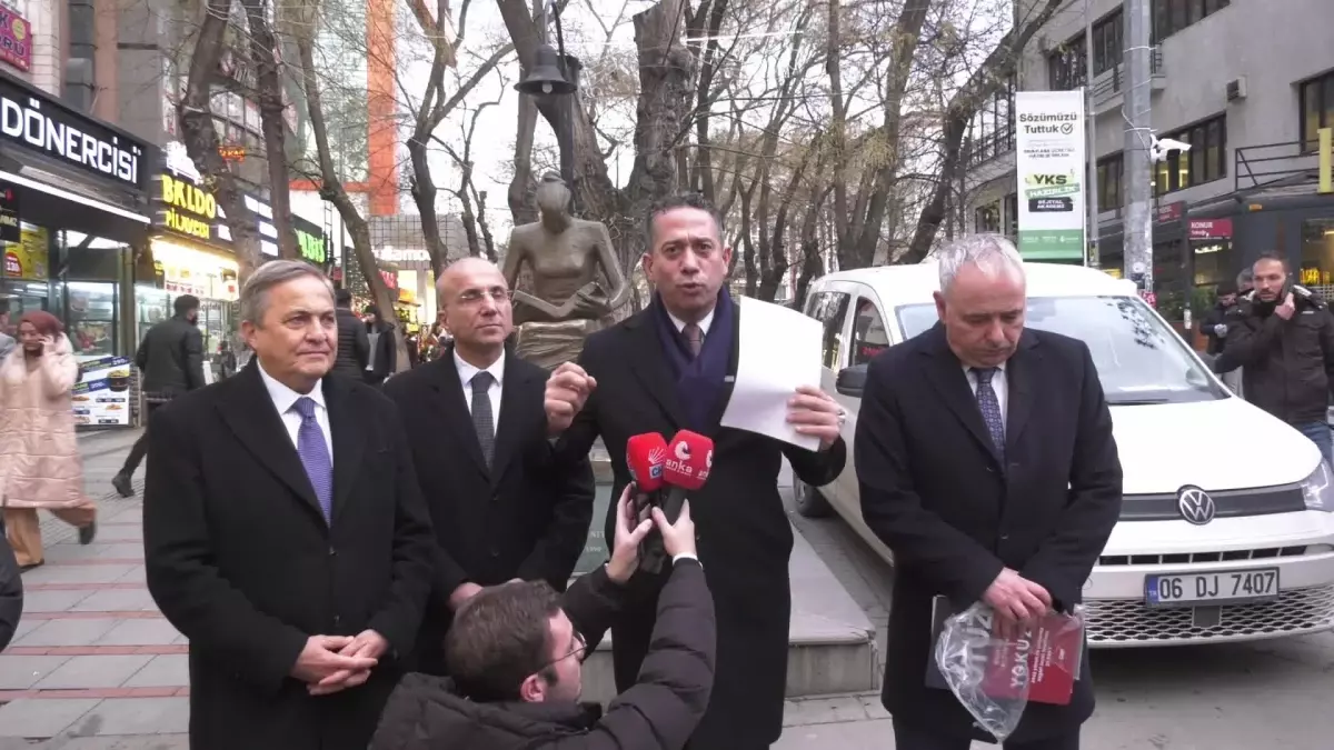 CHP milletvekilleri, asgari ücretin artırılması için saha çalışmaları gerçekleştirdi. Çalışmalar,