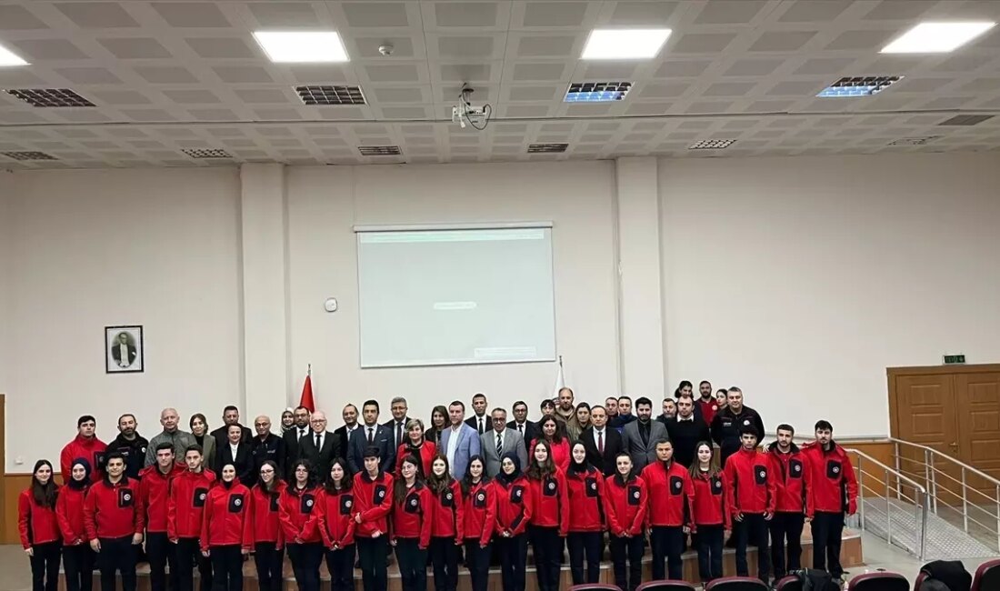 ÇOMÜ Acil Yardım ve Afet Yönetimi Bölümü, yeni öğrencileri için