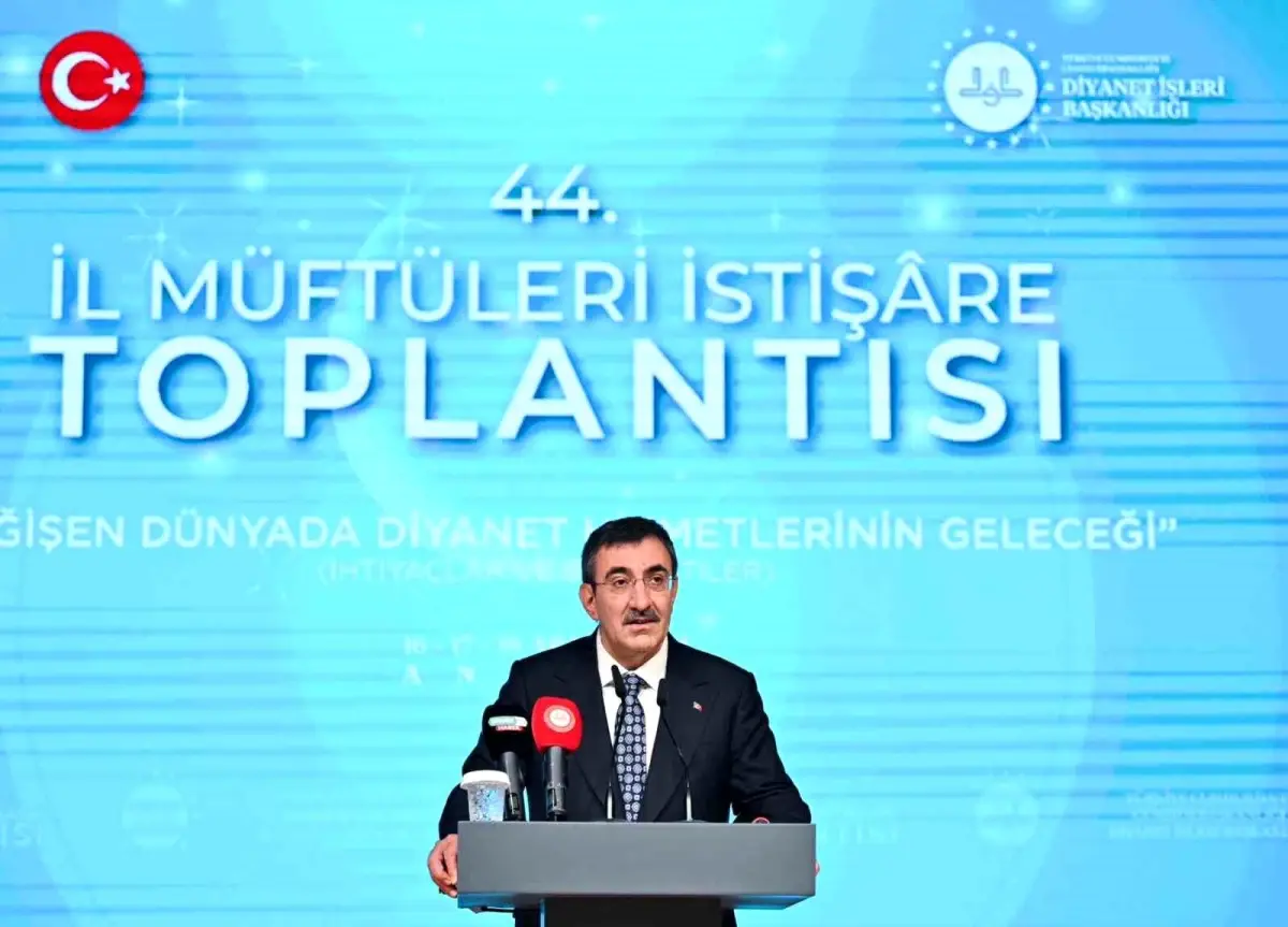 Cumhurbaşkanı Yardımcısı Cevdet Yılmaz, Diyanet İstişare Toplantısında önemli açıklamalarda bulundu.