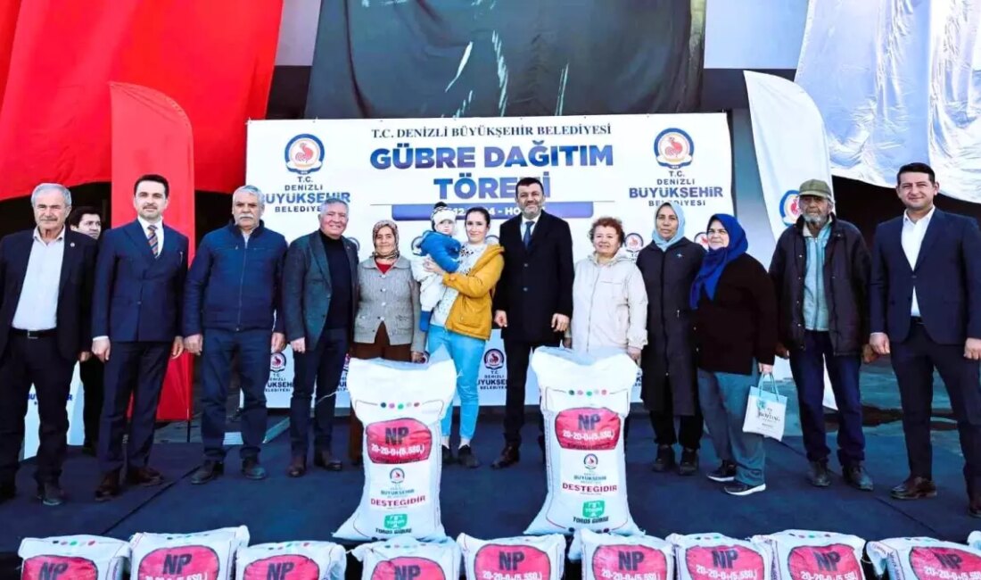 Denizli Büyükşehir Belediyesi, çiftçilere yönelik gübre desteği dağıtımlarına başladı. Tarımsal