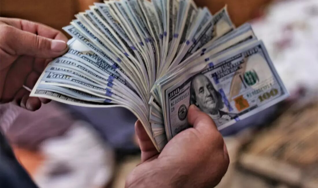 Dolar/TL'deki yükselişin nedenlerini ve piyasa gelişmelerini keşfedin. Ekonomi uzmanlarının yorumları,