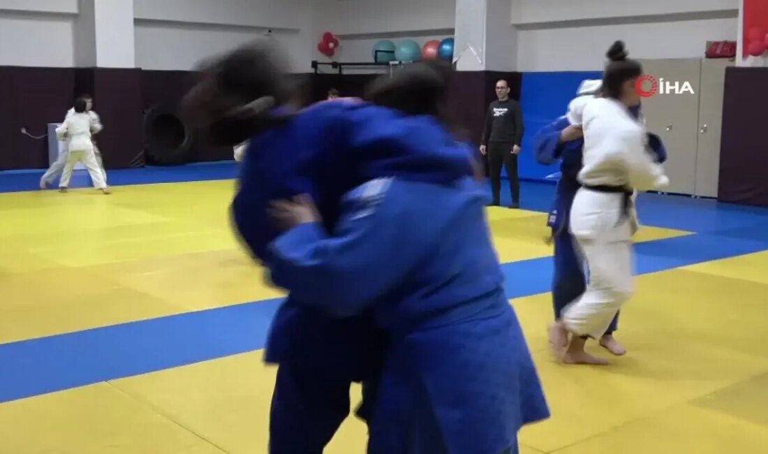 Dünya Şampiyonu Işıl Sinem Aydın, Olimpiyatlara hazırlanma sürecinde. Hedefleri, antrenmanları