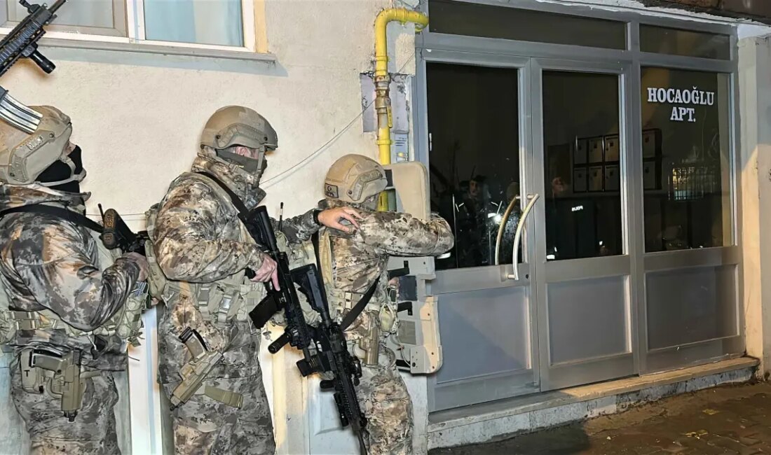 Edirne'de gerçekleştirilen Şafak Operasyonu, silah paylaşımlarını hedef alarak güvenliği artırmayı