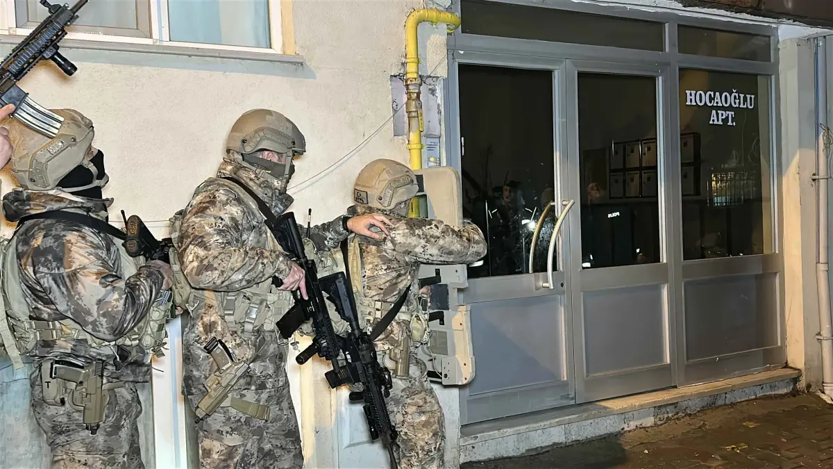 Edirne'de gerçekleştirilen Şafak Operasyonu, silah paylaşımlarını hedef alarak güvenliği artırmayı