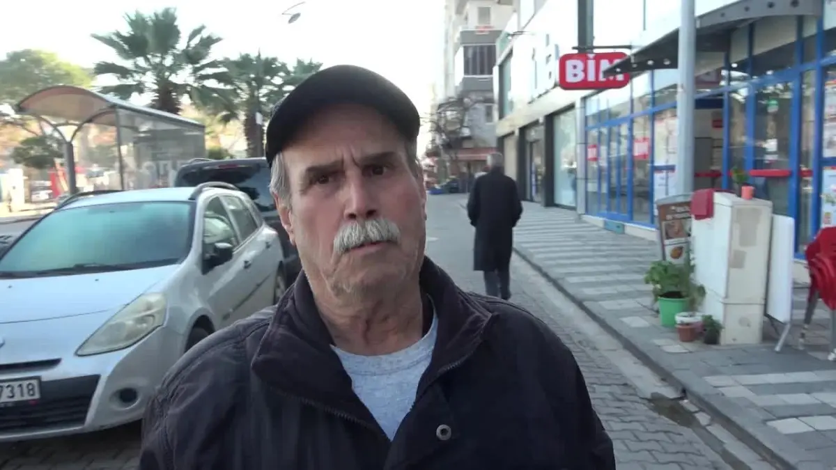Emeklilerin geçim mücadelesi, artan hayat pahalılığı ile daha da zorlaşıyor.