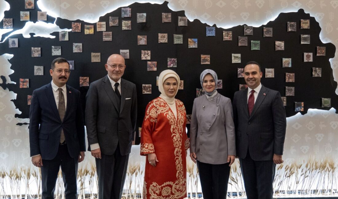 Emine Erdoğan, 'Anadoludakiler' projesinin tanıtımında yaptığı önemli açıklamalarla dikkat çekti.