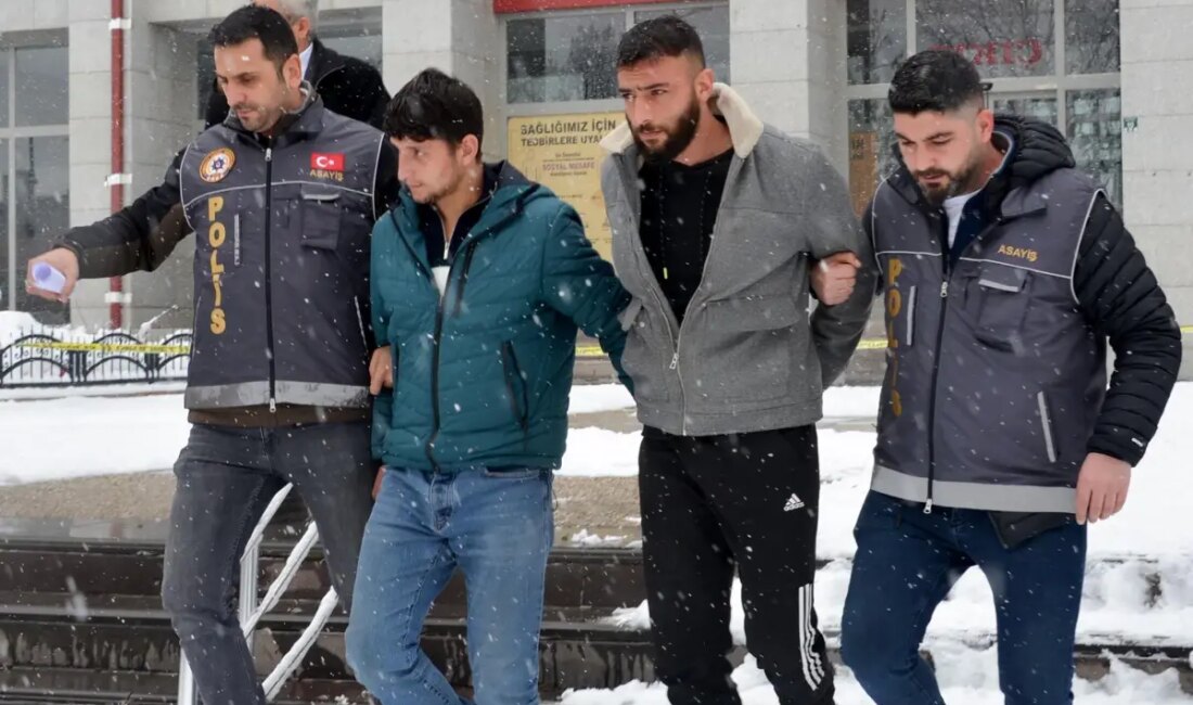 Erzurum'da yaşanan cinayet olayında, şüpheliler polis tarafından yakalanarak tutuklandı. Olayın