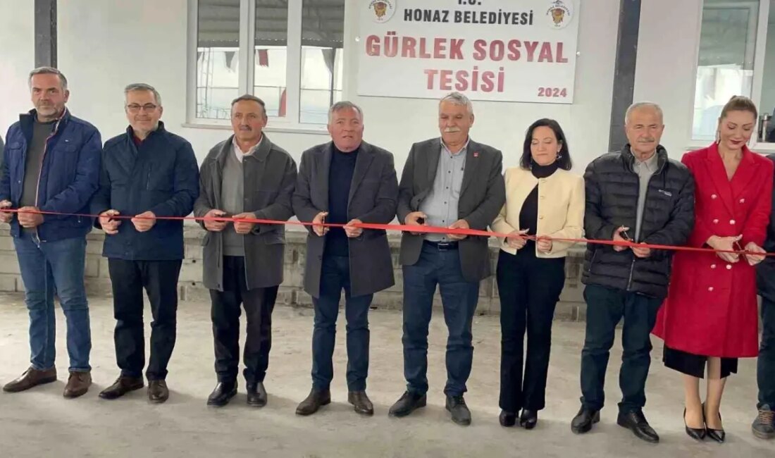 Gürlek Mahallesi'nde açılışı gerçekleştirilen yeni sosyal tesis, bölge halkına modern