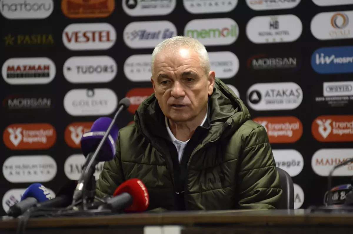 Hatayspor ve Adana Demirspor'un karşı karşıya geldiği maçta 3-1'lik skorun