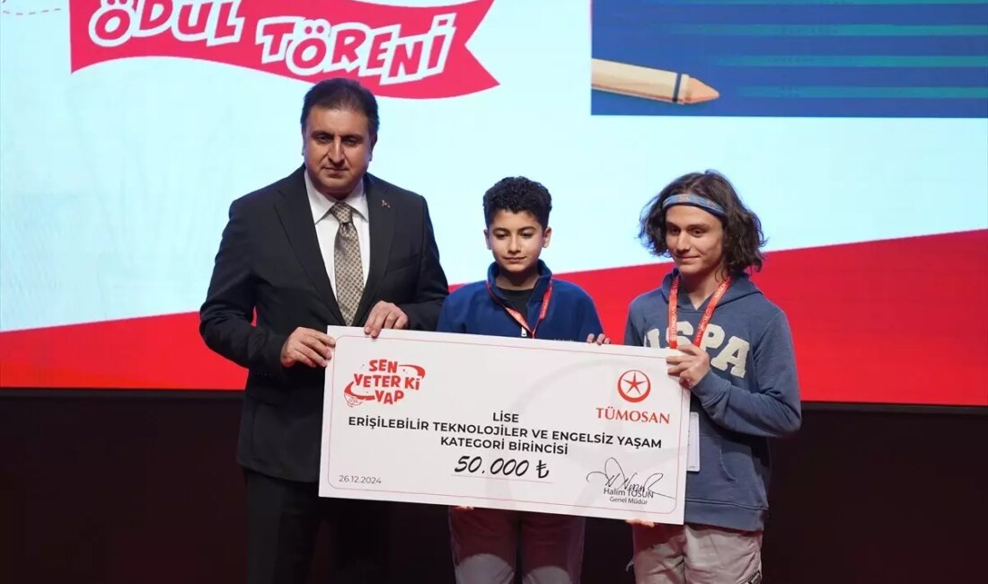 İstanbul'da gerçekleştirilen 'Sen Yeter Ki Yap' Proje Yarışması'nın ödül töreninde,