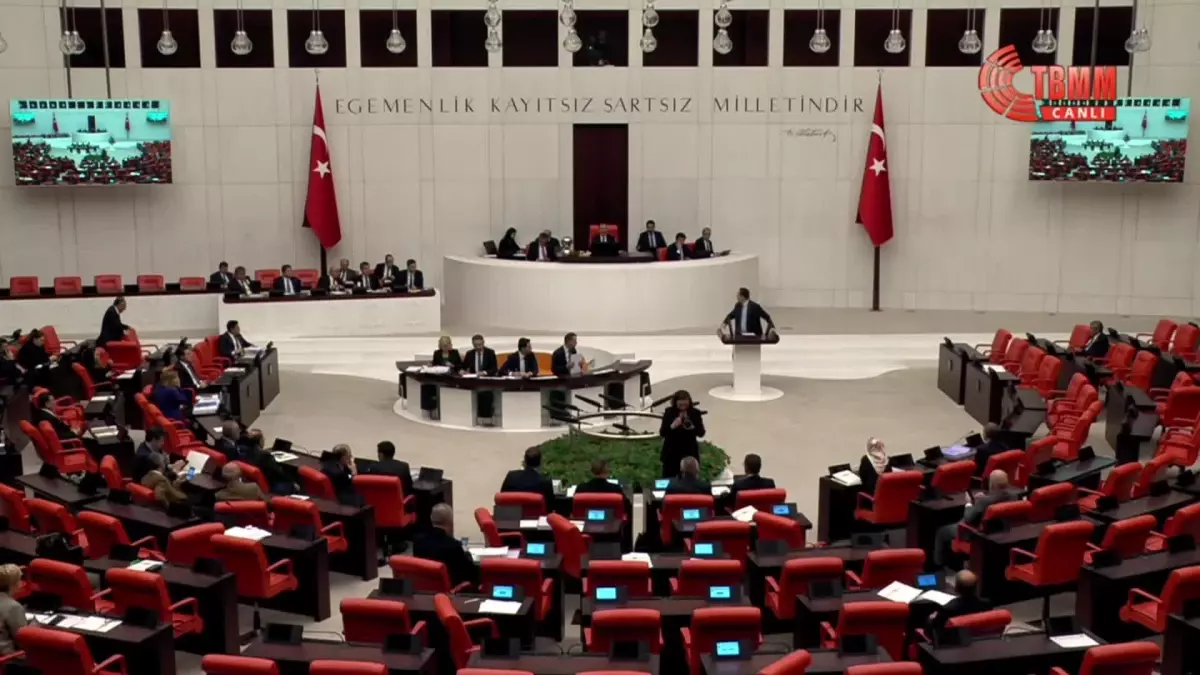 İYİ Parti Milletvekili Burak Akburak, Sabiha Gökçen Havalimanı'nı ve bütçe