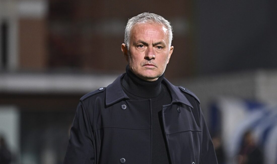Fenerbahçe Teknik Direktörü Jose Mourinho, 1-1 berabere biten Eyüpspor maçının