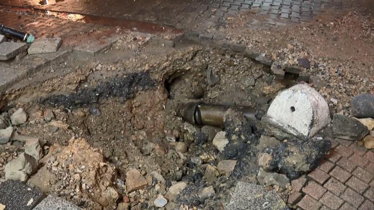İstanbul Kadıköy'de Su Şebekesi Patladı: Tahliye Süreci Başladı