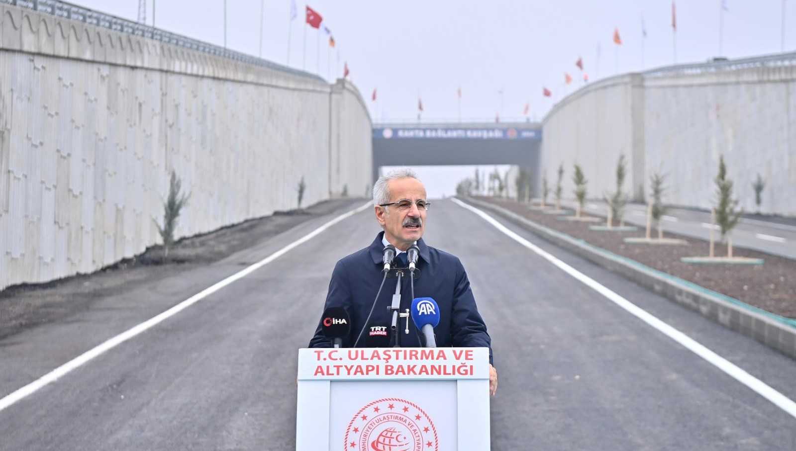 Kahta-Narince-Siverek Yolu Açılış Töreni'nde Ulaştırma ve Altyapı Bakanı Abdulkadir Uraloğlu,