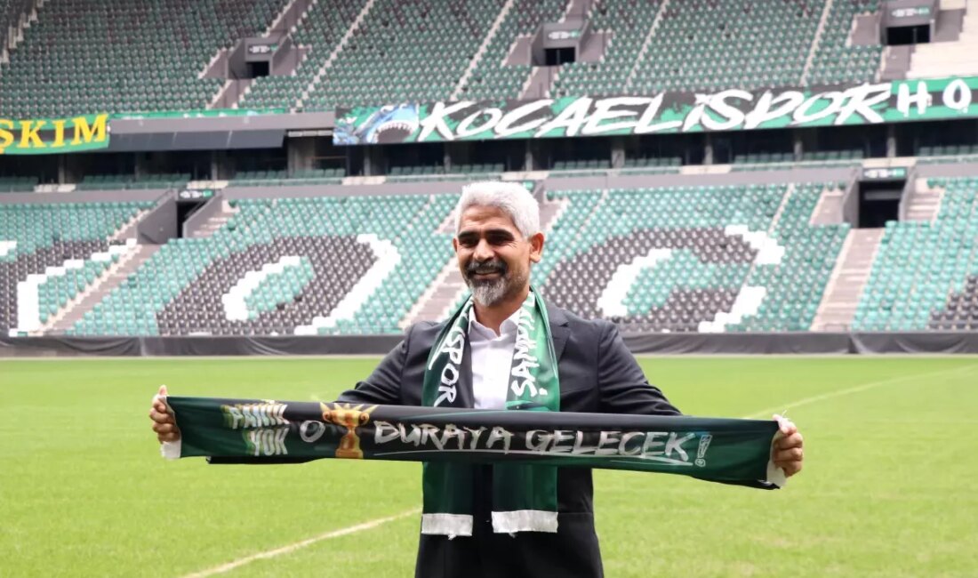 Kocaelispor'un yeni teknik direktörü İsmet Taşdemir'in imza töreni, takımın geleceği