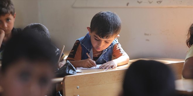 Milli Eğitim Bakanlığı'nın Suriye'deki eğitim faaliyetlerini keşfedin. Suriyeli çocukların eğitimine