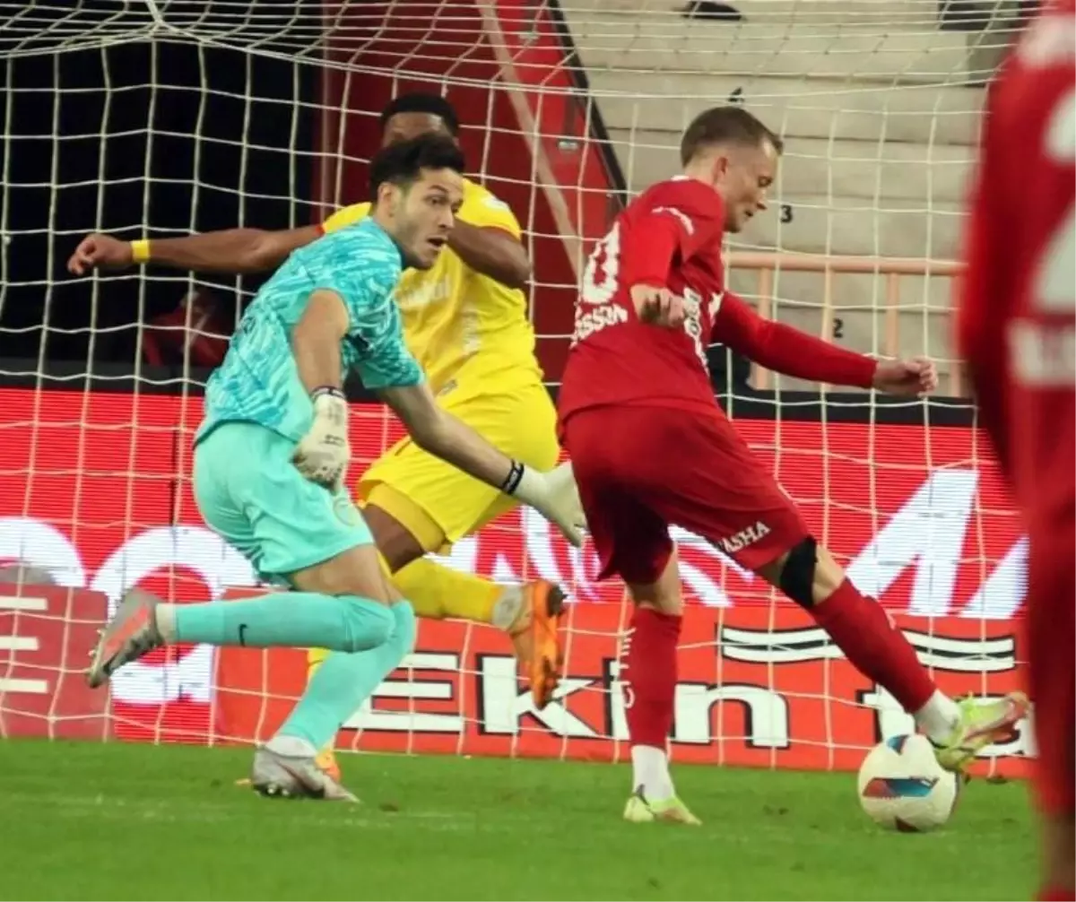 Onurcan Piri, Antalyaspor'un son maçını derinlemesine değerlendirerek takımın performansını, stratejilerini