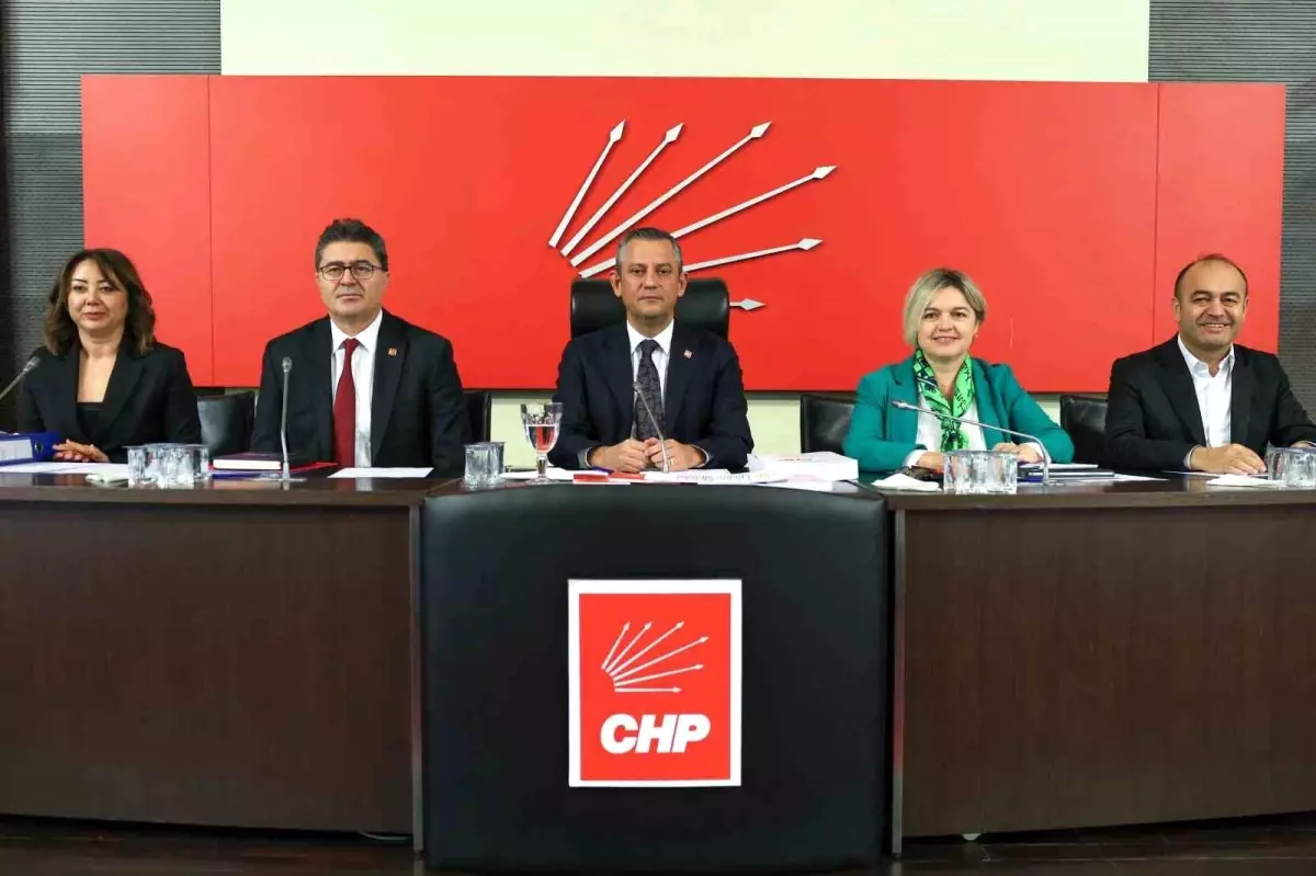 Özgür Özel, CHP'nin ekonomik politikaları ve Suriye göç sorununa dair
