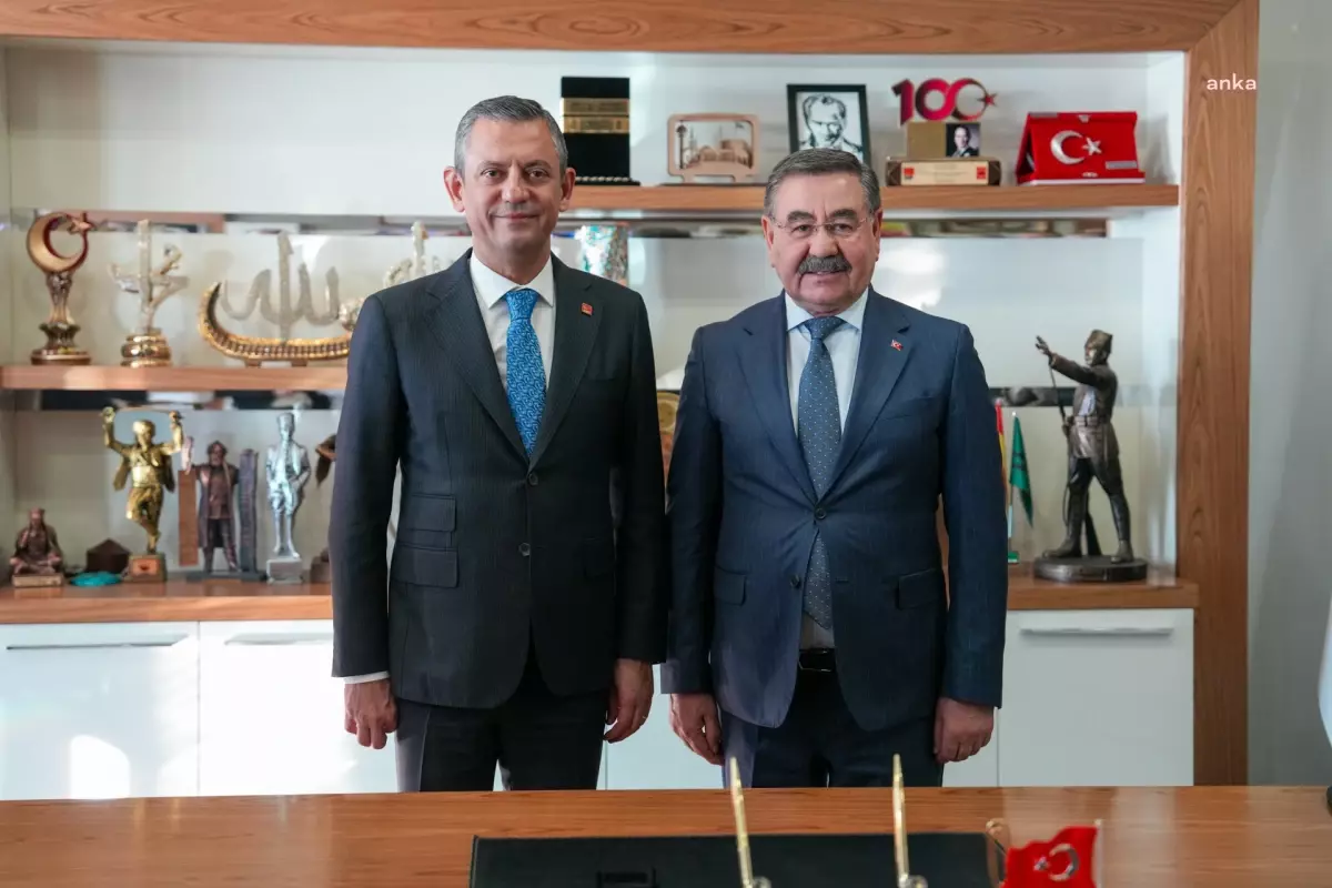 Özgür Özel, Gölbaşı'nda Belediye Başkanı Yakup Odabaşı ile bir araya