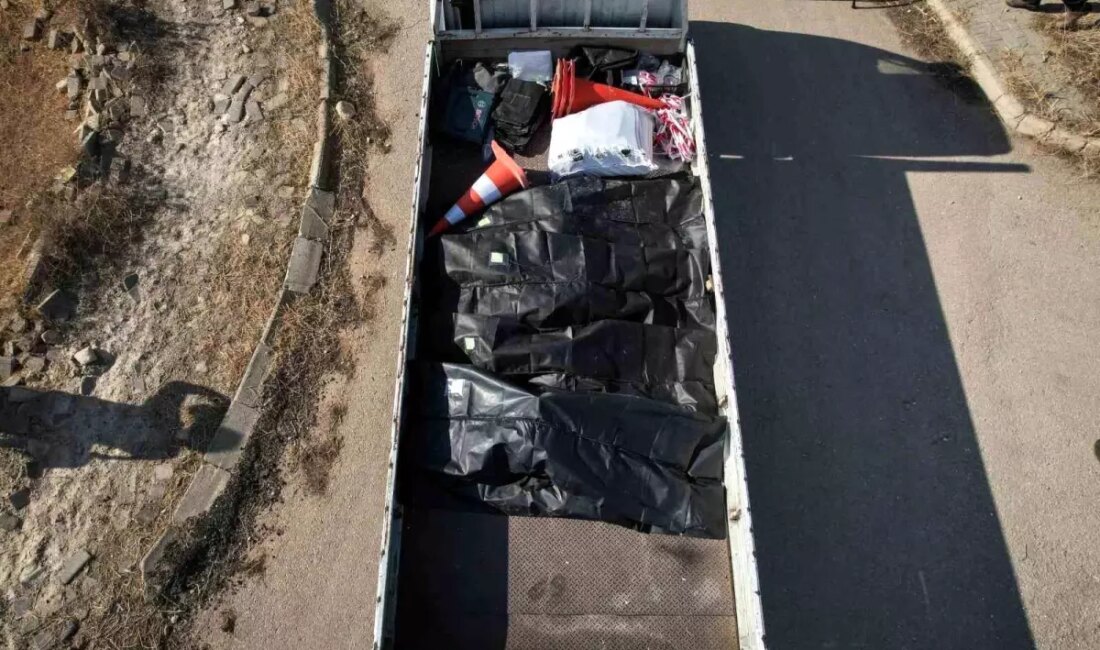 Şam'da yapılan kazılarda yeni bir toplu mezar keşfedildi. Bu bulgu,
