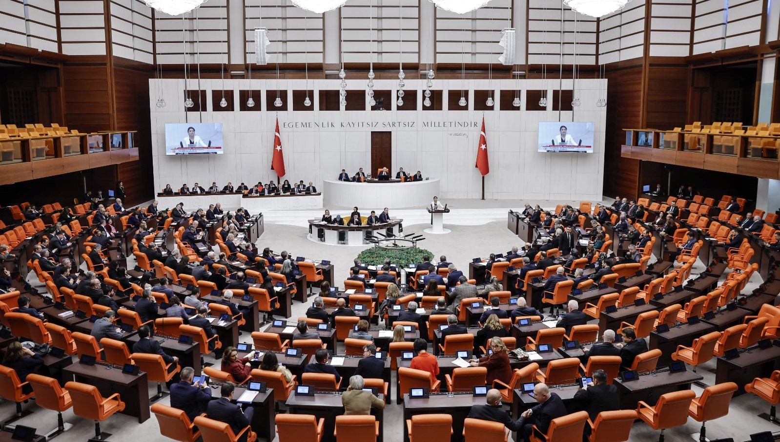 TBMM Genel Kurulu'nda 2025 bütçe görüşmeleri sona erdi. Ekonomik hedefler,