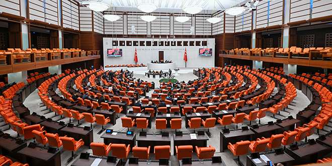 TBMM Genel Kurulu'nda memurlar için önemli düzenlemeler kabul edildi. Yeni