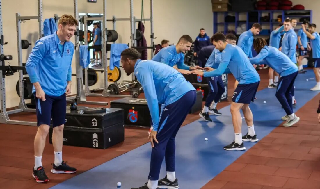 Trabzonspor, Samsunspor ile yapacağı önemli maç için hazırlıklarını sürdürüyor. Taraftarlar,