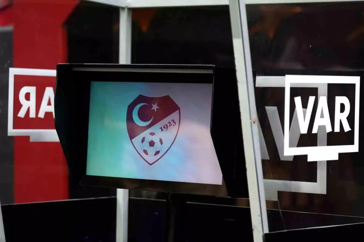 Trendyol Süper Lig'de heyecan dorukta! Galatasaray ve Trabzonspor'un karşı karşıya