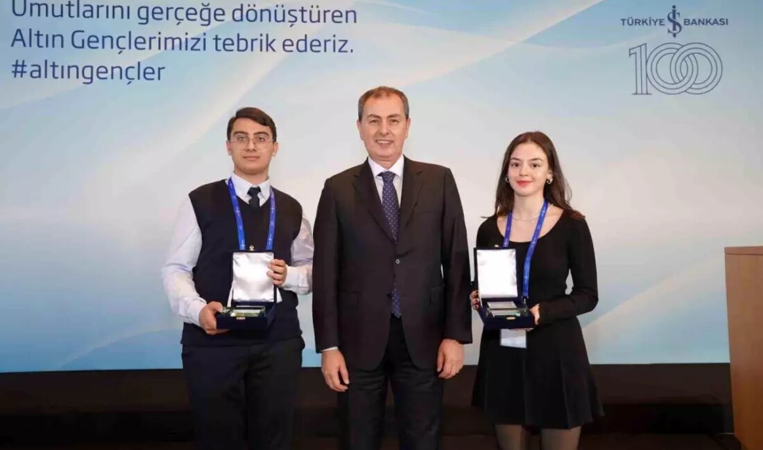Türkiye İş Bankası'nın Altın Gençler Uygulaması, başarılı öğrencileri ödüllendirerek eğitimde