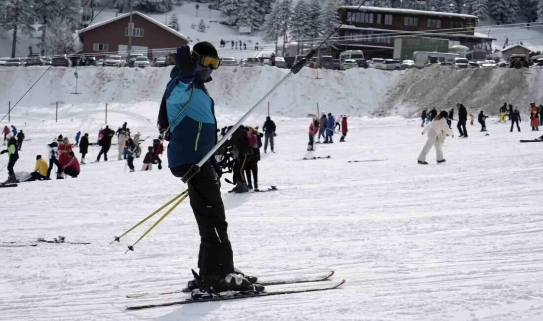 Uludağ'da kış sezonu coşkuyla açıldı! Kayak tutkunları için mükemmel pistler,