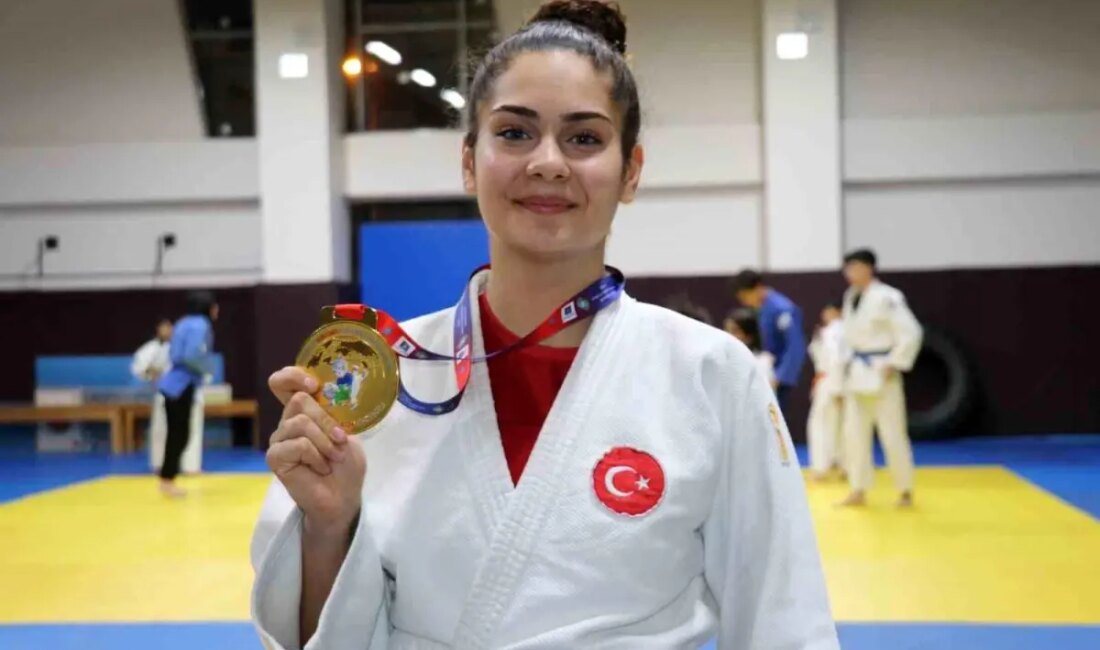 Vanlı sporcu Işıl Sinem Aydın, Moğolistan'da düzenlenen Dünya Şampiyonası'nda büyük