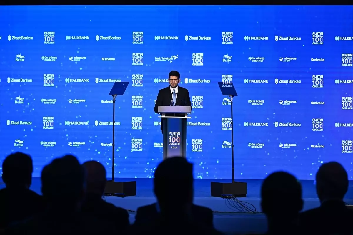 Türkiye'nin teknoloji stratejileri çerçevesinde yapay zeka yatırımlarının rolünü keşfedin. Geleceğin