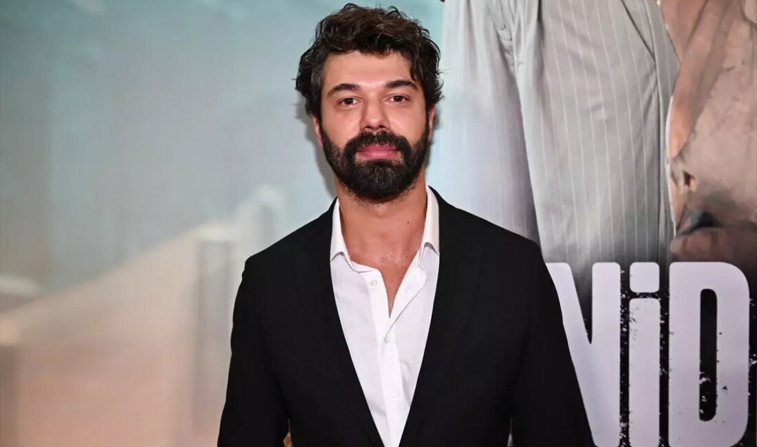 "Yeniden Başlamak" filminin galası, AKM'de gerçekleşti. Sinema dünyasının önde gelen