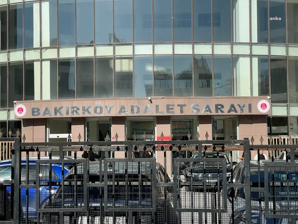 Sanıklar, sağlık sektöründeki ihmal ve haksız kazanç iddialarına yanıt veriyor.